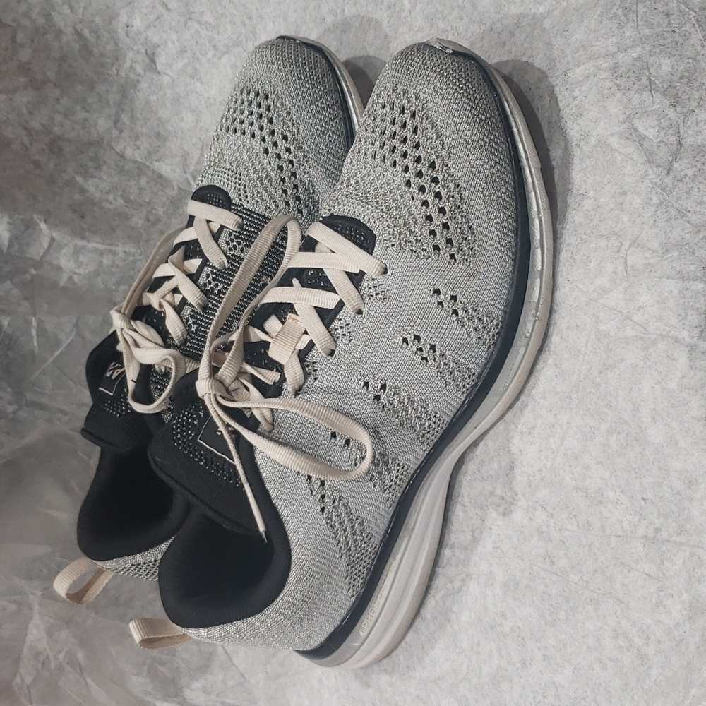 FINAL SALE APL Sz 9 sneakers